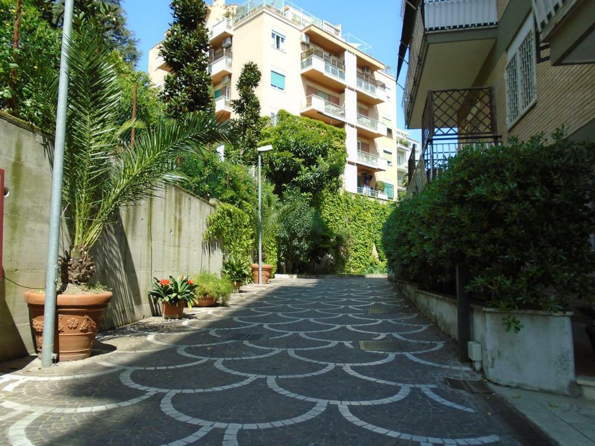 La Tana Di Sofia Hotel Rome Buitenkant foto